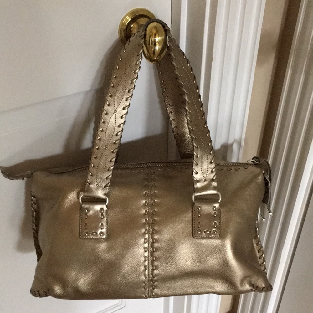 Michael Kors gold metallic hand bag with zip top - Picture 2 of 8
